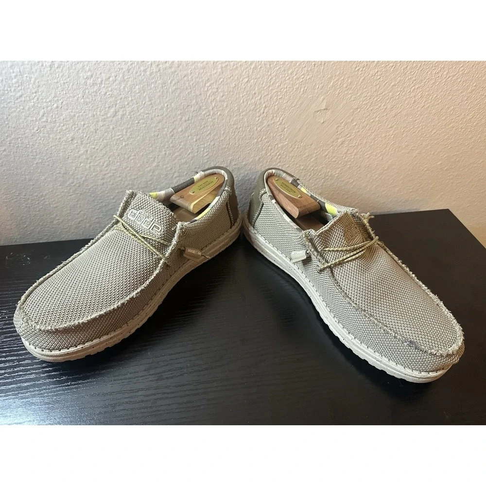 Hey Dude Wally Sox CAMEL  Boat Beach Casual Shoes Men's Size 8 Womens 9.5